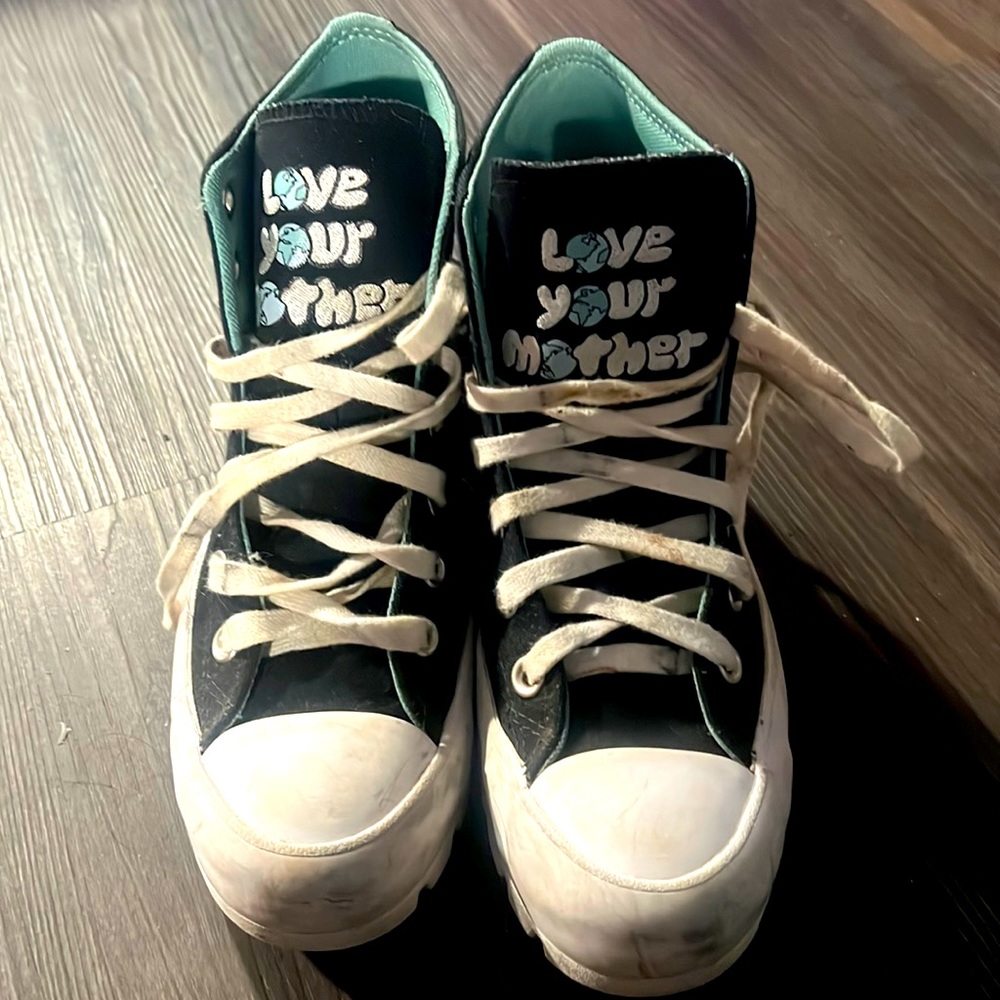 Mother’s day earth converse